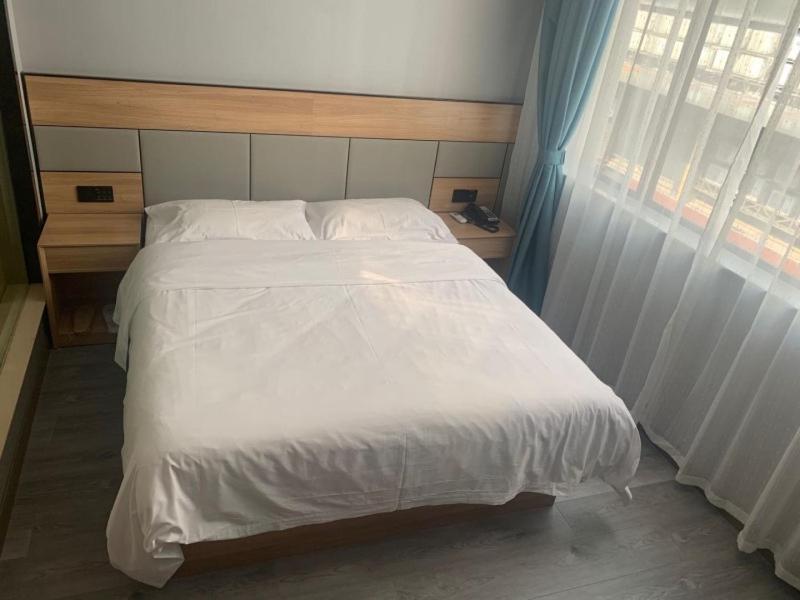 Greentree Inn Shanghai Songjiang University City New Songjiang Road Express Hotel ภายนอก รูปภาพ