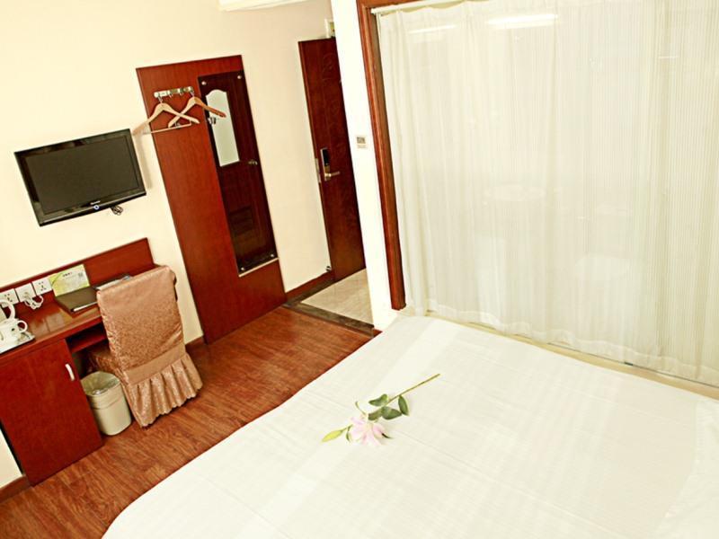 Greentree Inn Shanghai Songjiang University City New Songjiang Road Express Hotel ภายนอก รูปภาพ